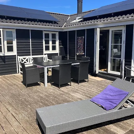 Vakantiehuis Cozy Just 200 M From