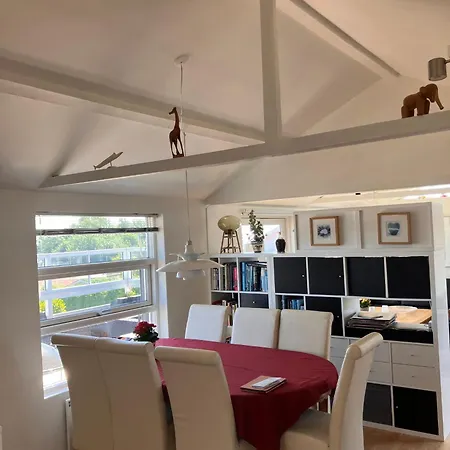 Cozy Just 200 M From