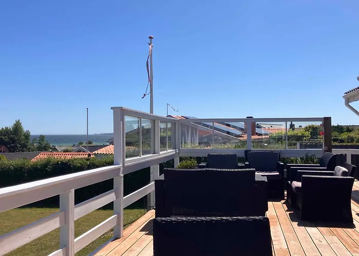 Cozy Just 200 M From