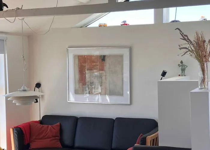 Cozy Just 200 M From