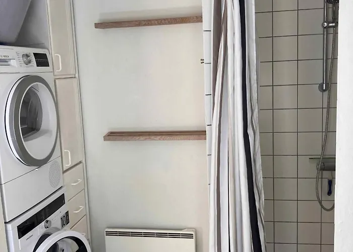 Cozy Just 200 M From